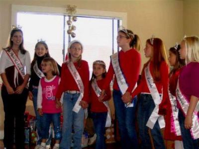Ashley & Lauren singing with the Lincoln 4th of July Pageant Winners